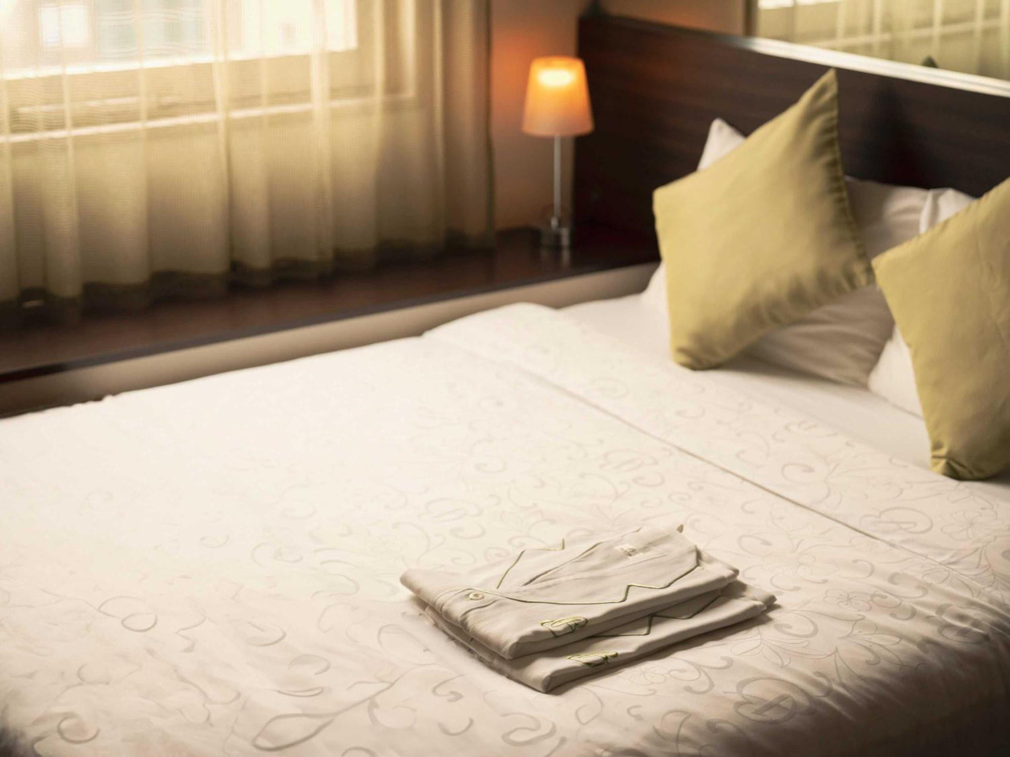 Hotel Brighton City Osaka Kitahama Экстерьер фото